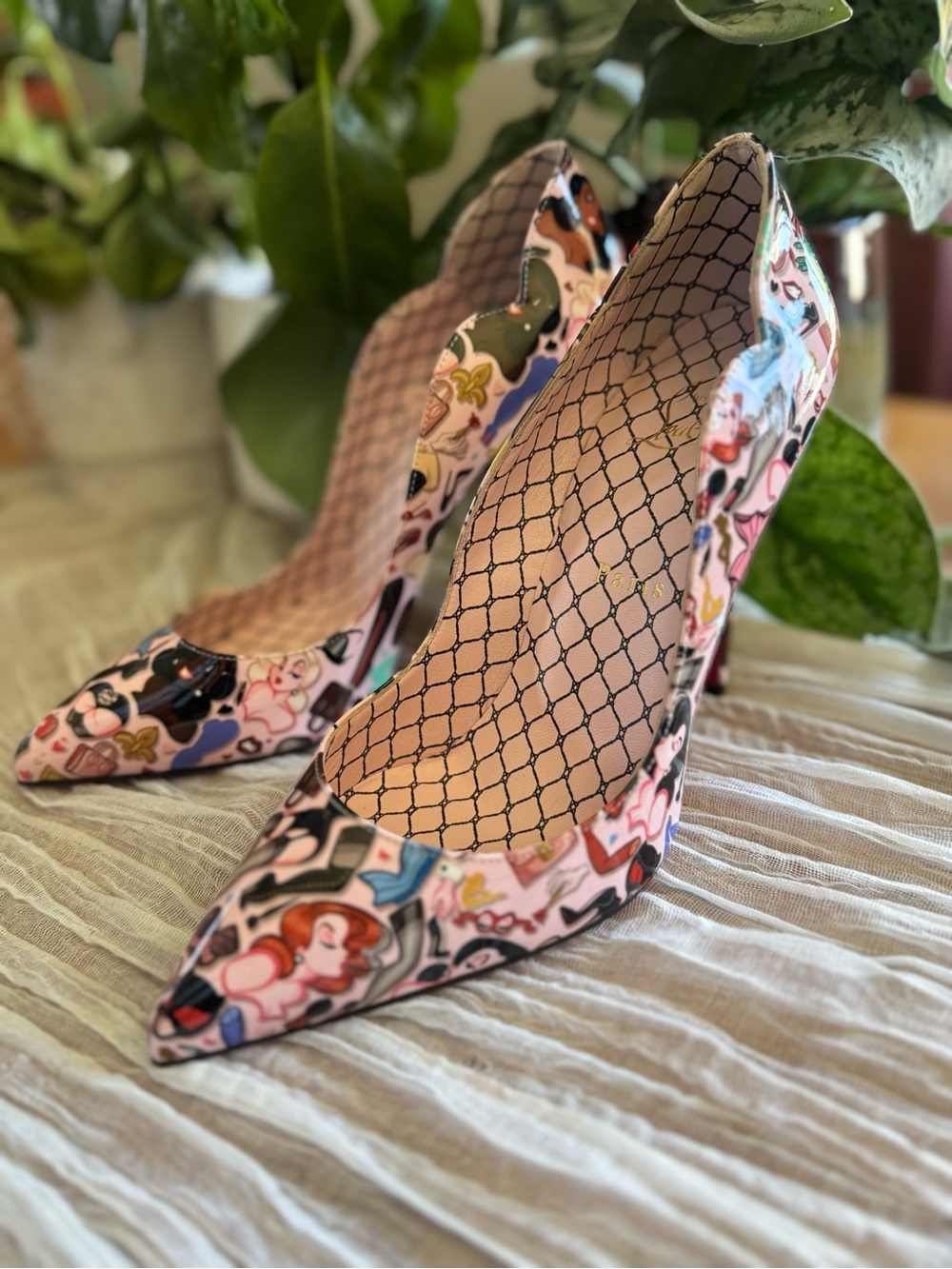 Authentic Christian Louboutin Hot Chick Print pointed-toe pumps